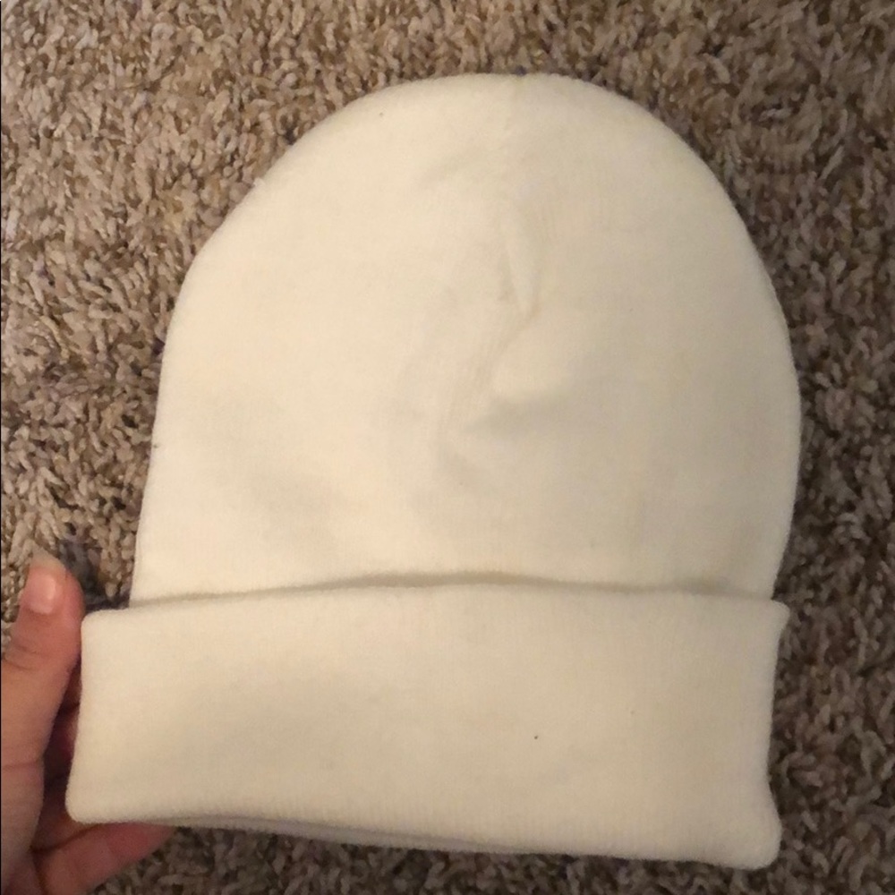 2 Skullcap ❄️♥️ - Picture 3 of 3